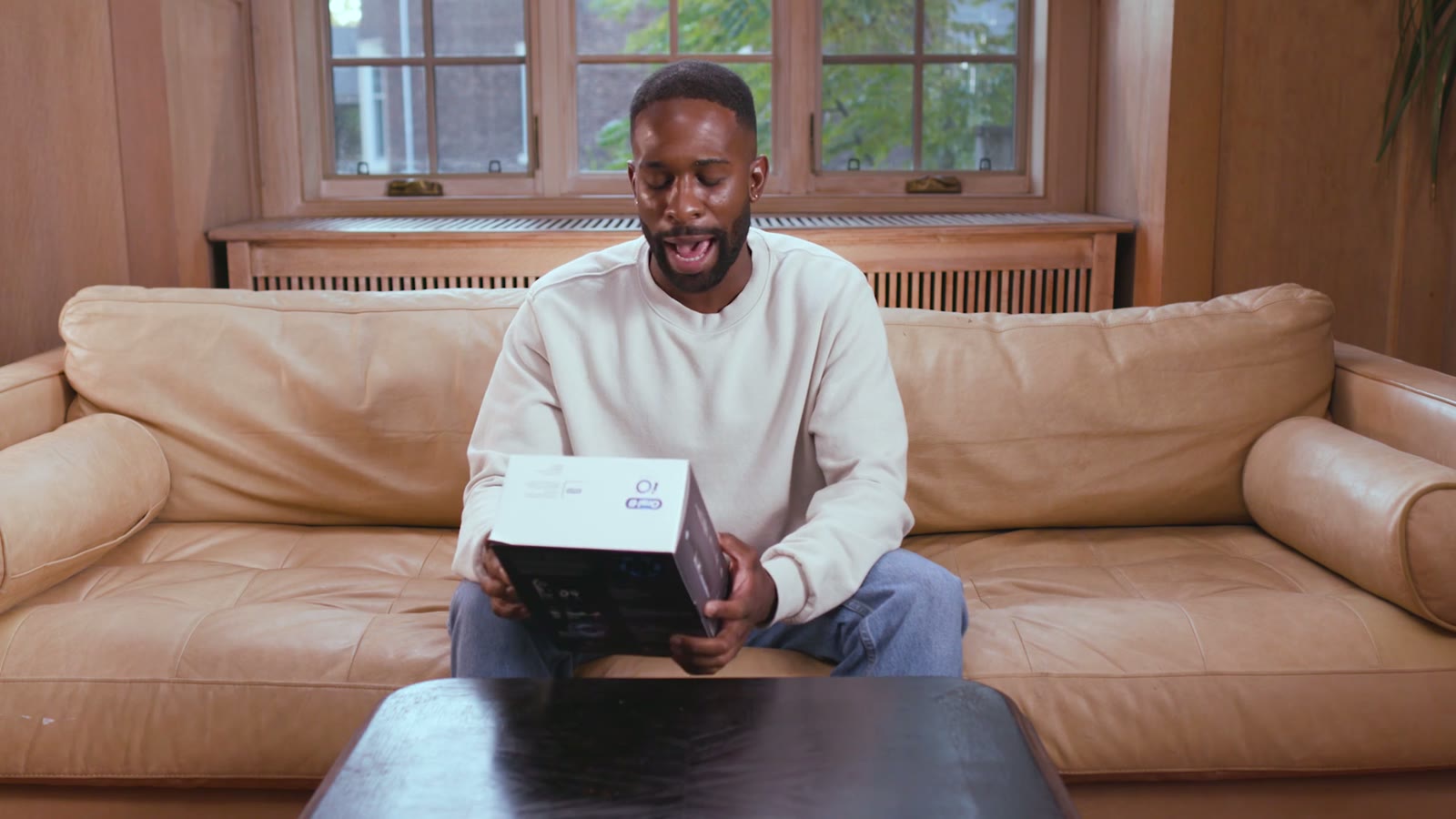 [CONFIRM] Frame grab from the Oral-B iO promo film.